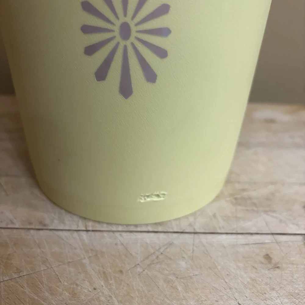 Tupperware vintage yellow